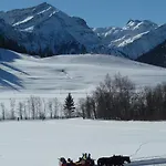 Tyroler Hof بيت ضيافة 3*